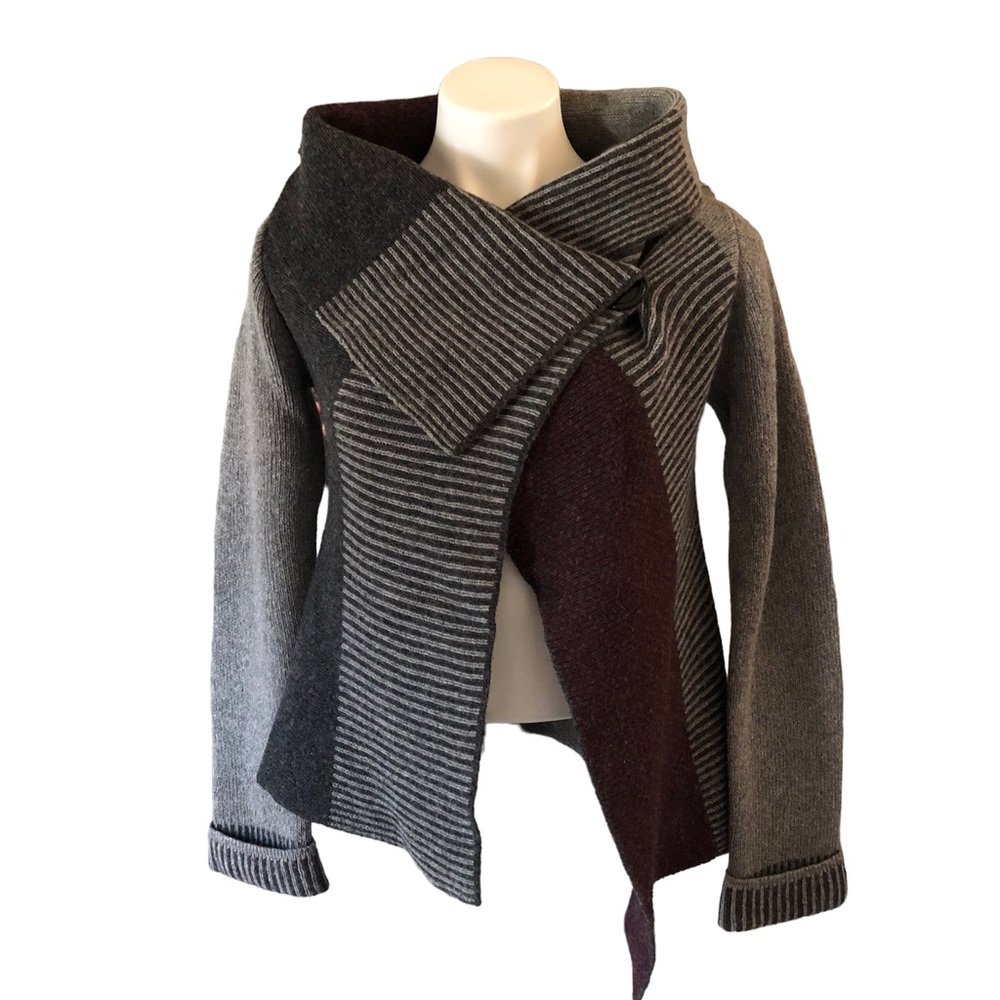 A. Ida Gray and Maroon Print Long Sleeve Wool Blend Wrap Cardigan Sweater